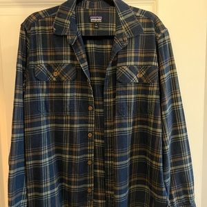 Patagonia fjord mid weight flannel shirt size medium
